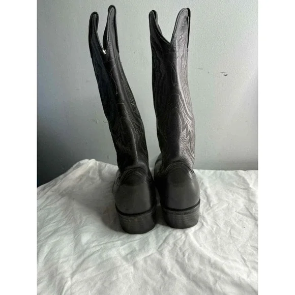 Unmarked, black leather cowboy boot size 10